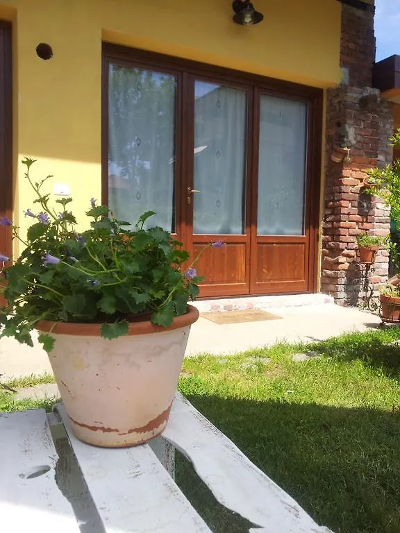 B&B I Due Noci Cardano Al Campo Bed & Breakfast